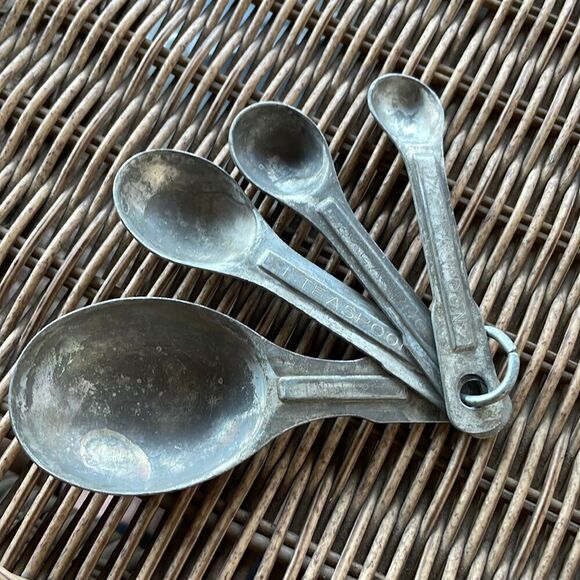 Antique Measuring Spoon Set - Picture 1 of 3